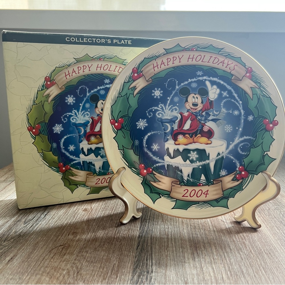 Vintage Disney 2004 Sorcerer Mickey Christmas Holiday Plate